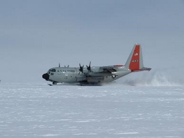 A ski-equipped Hercules landing at Camp Raven